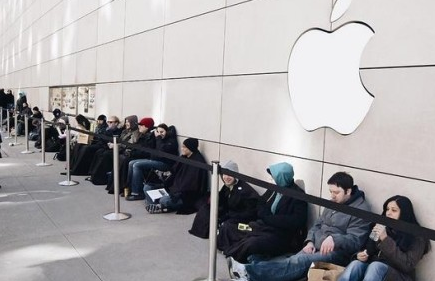 iPhone 8今天開(kāi)售！沒(méi)有黃牛沒(méi)有排隊(duì) 概念股還能關(guān)注？