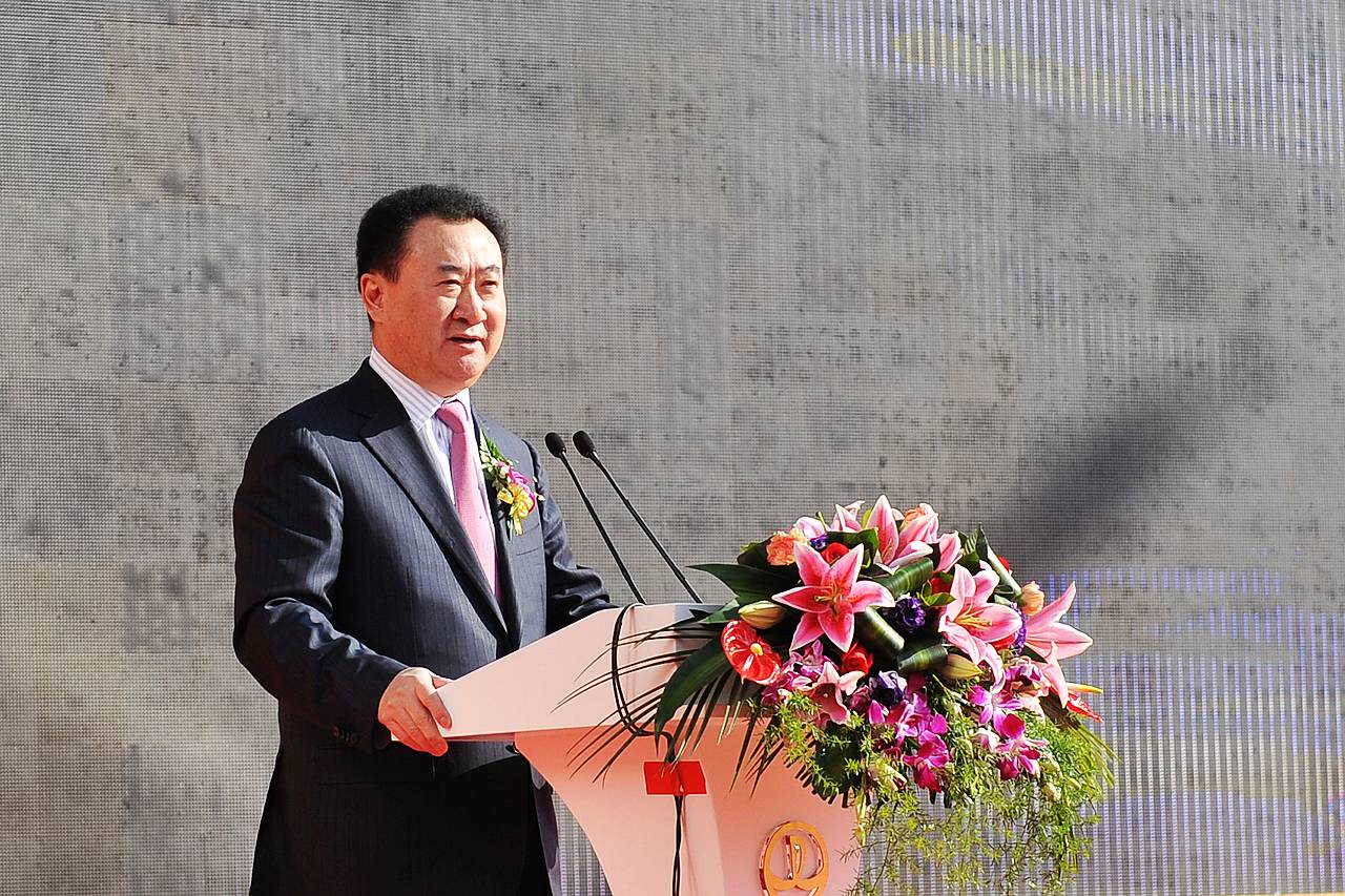 喊出“新消費”的王健林為什么不愿退出房地產