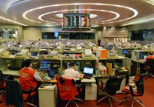 <b>港股收評：恒指收升94點 成交縮至不足900億</b>