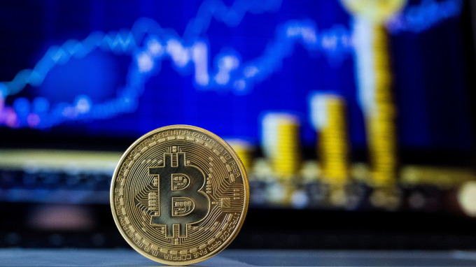 以太幣上周暴跌34% 加密貨幣市值蒸發約6400億美元