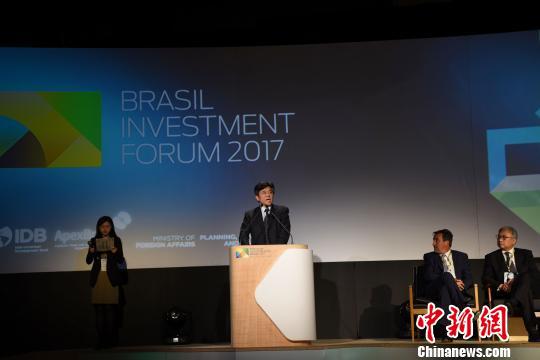 &nbsp;&nbsp;&nbsp;&nbsp;圖為中國駐巴西大使李金章出席啟動儀式并致辭。　莫成雄　攝