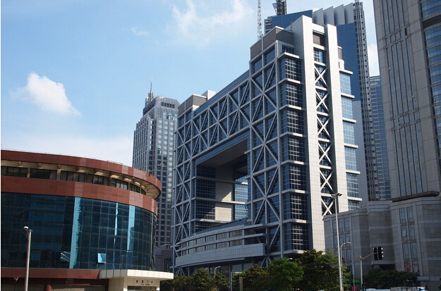 上海證券交易所股票上市規則與深圳證券交易所
