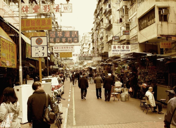 反觀香港市場：竟發(fā)現(xiàn)一些微妙東西！