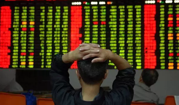 炒股新手必看：17萬股民被坑！從預盈5億到虧50億！