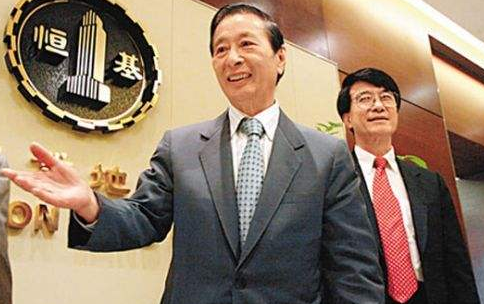 李兆基宣布退休 “四大天王”后格