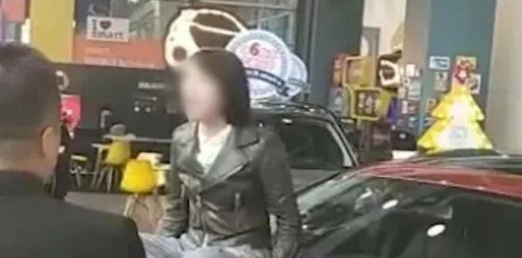 奔馳女車主回應(yīng)：西安奔馳女車主