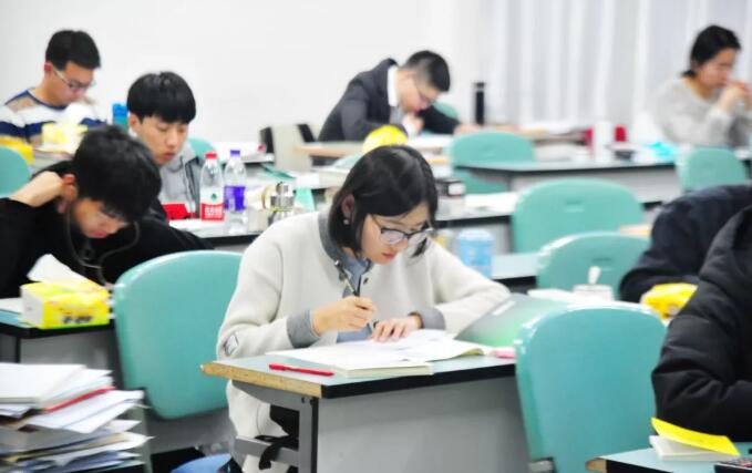 財經365視界：戰“疫”躺槍者2020難！