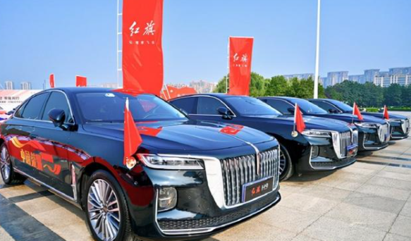 王健林稱萬達(dá)高管全部換乘紅旗汽車：“中國紅
