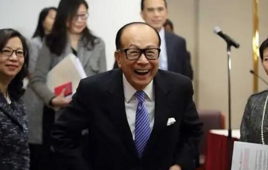 李嘉誠甩賣英國資產(chǎn)套現(xiàn)60億
