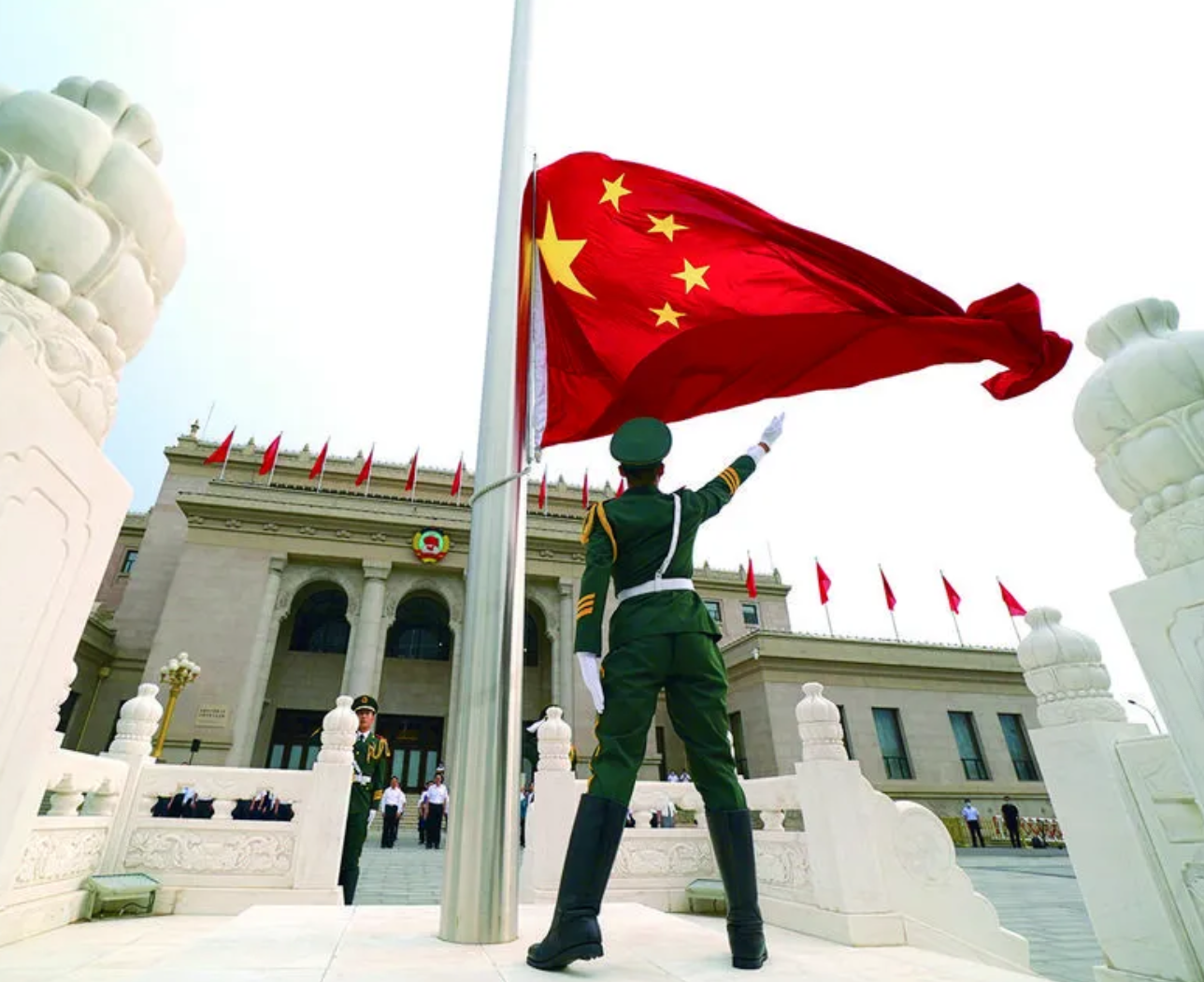 解放軍常規導彈穿越臺島意味著什么？
