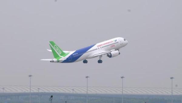 C919起飛升空。 中新網 圖