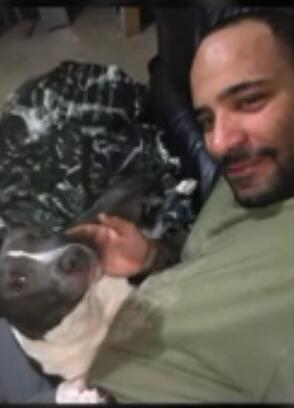羅伯特·勒布龍和輔助犬馬拉。