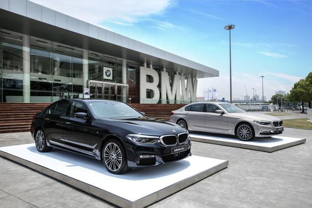 全新的BMW 5系Li搭載了增強型駕駛輔助系統，主要包括兩大功能：一、可在時速210公里的范圍內控制車速和前車距離，跟隨前車，實現智能駕駛；二、在時速40至160公里范圍內探測障礙物，通過緊急避讓功能降低碰撞風險。當然駕駛人員在行駛過程中也可以隨時進行操作自動切換到手動模式。