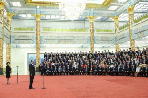 李克強：創造更優環境吸引外資外智