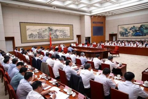 經濟半年報即將出爐，多位國家領導人召開座談會