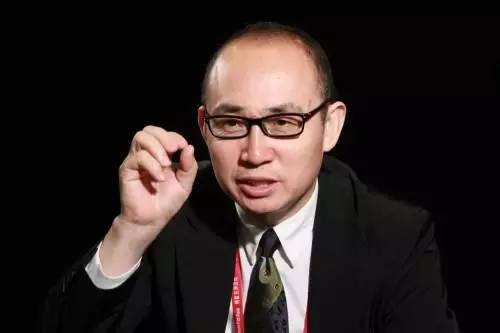近日　地產大佬為何都在拋售房產？