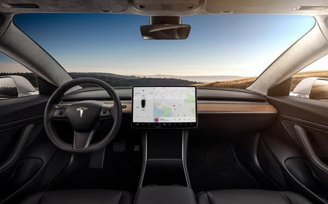 傳說中的巨屏 Model 3中控大屏露真容