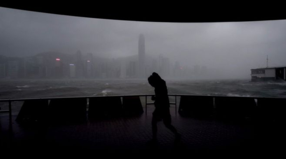 天鴿臺風(fēng)吹襲香港