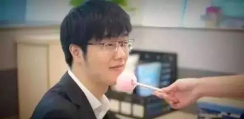 因?yàn)檫@個(gè)活動，他們每年都要被迫高潮一次
