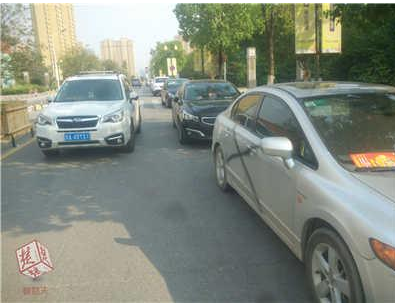 驚人！小區外25輛車一夜被人噴油漆 原因竟然出在這！