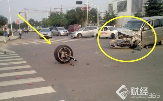 給力！大爺出門撞豪車 善良車主：不用賠 
