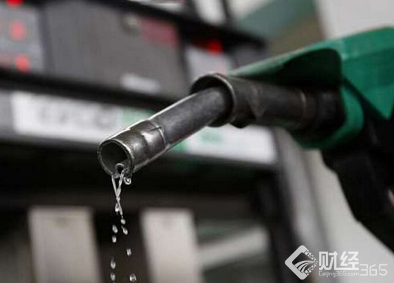 今日油價查詢：國慶節油又貴了！50升92號汽油多花8元多！