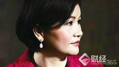 被逼出來(lái)的周群飛 從打工妹變身“手機(jī)玻璃女王”