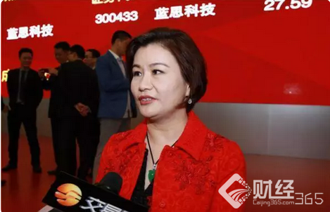 被逼出來的周群飛 從打工妹變身“手機玻璃女王”