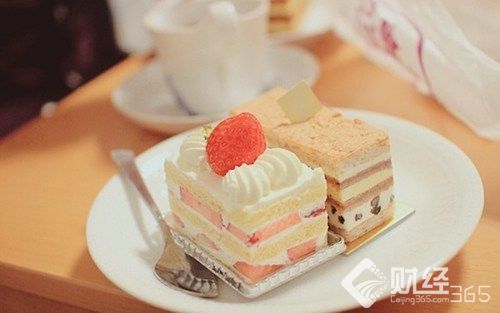 創(chuàng)業(yè)資訊|街頭巷尾小生意，月入萬元尋常事?。ㄎ澹? width=