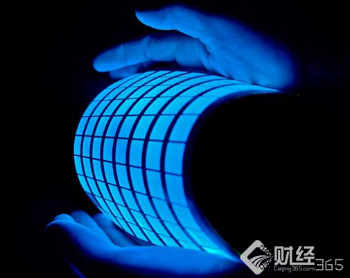 京東方A成方大炭素翻版，柔性OLED屏大顯身手！