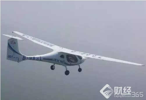 續航超2小時！國產電動雙座飛機首飛成功！
