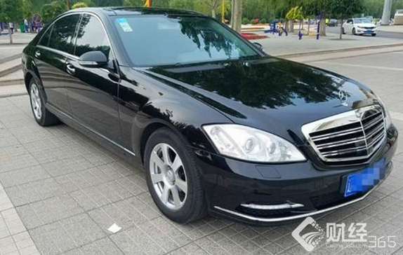 被二手車朋友蠱惑25萬入手奔馳S350，一個月后心拔涼拔涼的