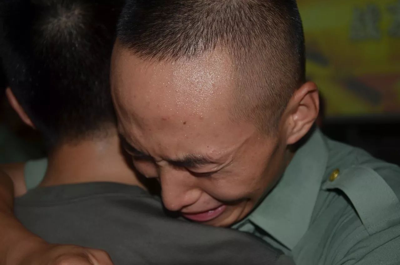 從大二參軍到畢業創業，最美退伍老兵轉型自媒體創業者！