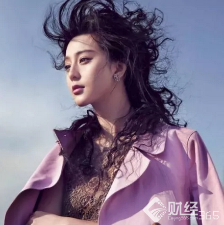 李小璐與閨蜜逛街：身價365億竟是女星第一名!你學(xué)會了這些套路，你也可以什么也不干！