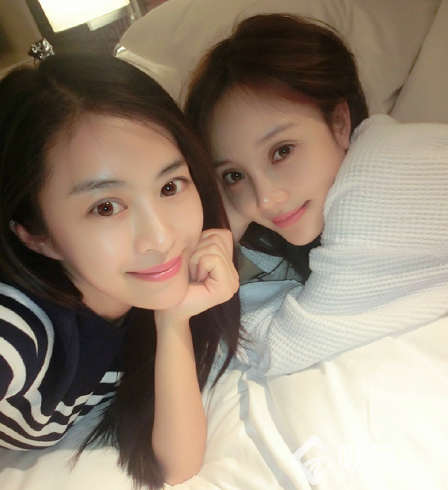 李小璐與閨蜜逛街：身價(jià)365億竟是女星第一名!你學(xué)會(huì)了這些套路，你也可以什么也不干！