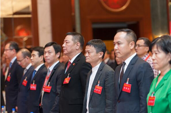 創(chuàng)業(yè)資訊：窮小子借900元闖天下 靠“吃虧”換來新天地！
