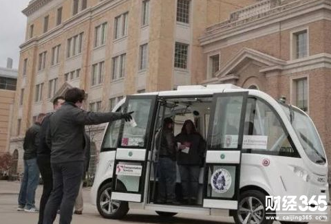 富士康計劃使用自動駕駛汽車