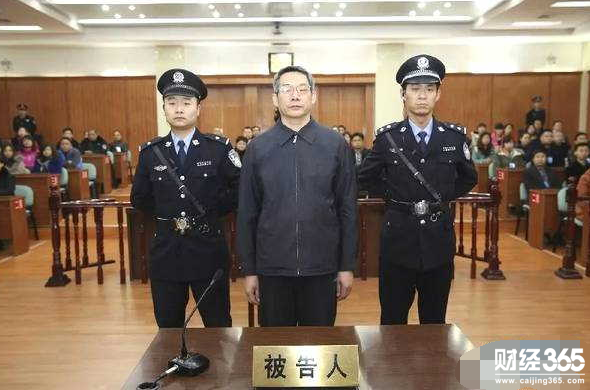 在他牽線下,劉德成獲利1000萬 在他牽線下,劉德成獲利1000萬