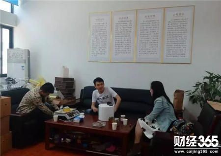 大學生創業：草根創業賣土特產，“年終福利”讓他們大賺一筆！