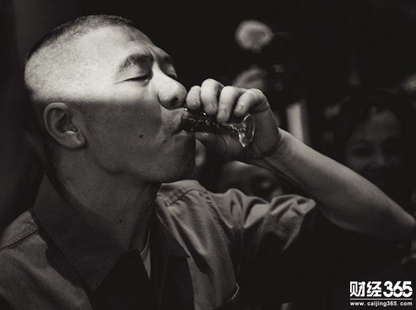 名利雙收的馮小剛，全靠《芳華》？