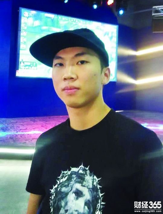 大學生創業：對網絡游戲沒興趣，95后小鮮肉卻開了一家電競館