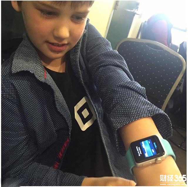 澳大利亞9歲男童自制香氛蠟燭 自己賺錢購買Apple Watch