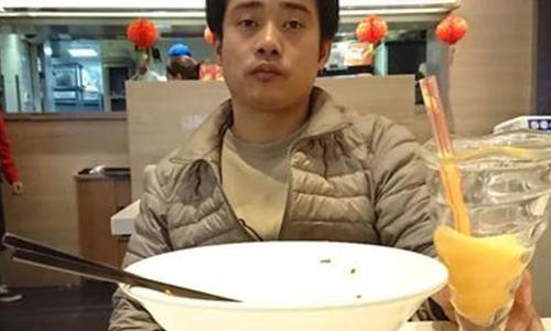 七年后他還在賣藝 體操冠軍的人生太艱難