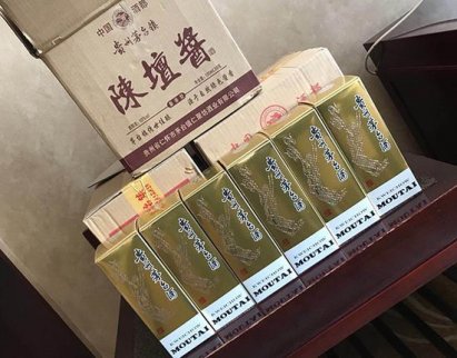 假茅臺產業鏈：年賺百萬很簡單 假包裝春節賣斷