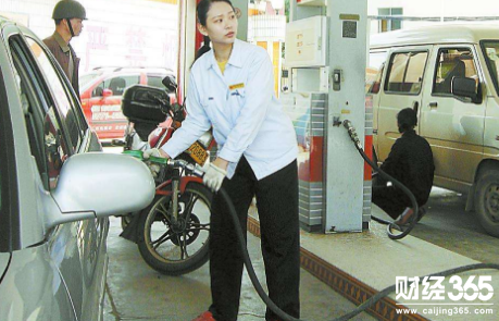 成品油需求將由淡轉旺 專家預計價格或穩中推漲