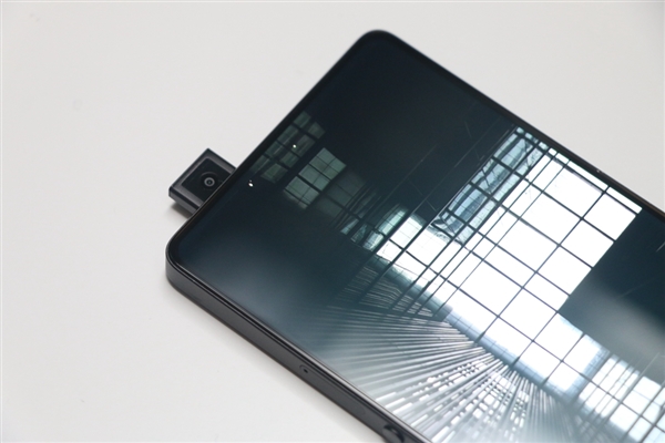 最完美全面屏vivo APEX上手體驗(yàn)：感覺很驚艷！