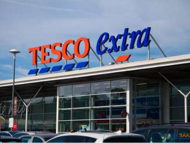 Tesco裁員近萬人