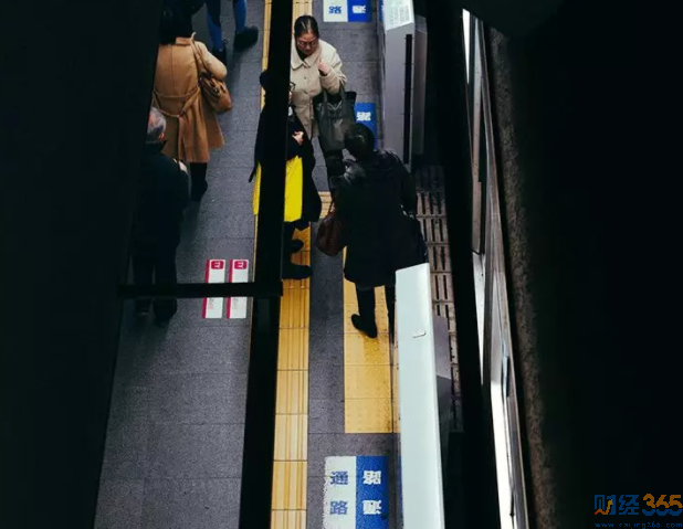 那些坐4小時(shí)地鐵上班人 后來(lái)怎樣了？